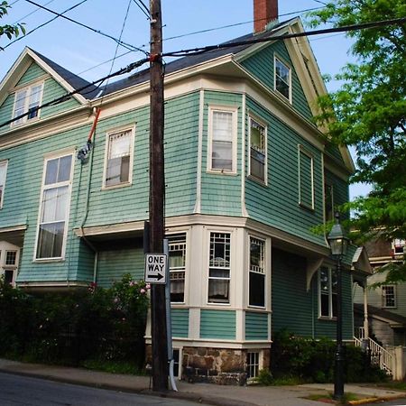 Austin House Inn Newport Buitenkant foto
